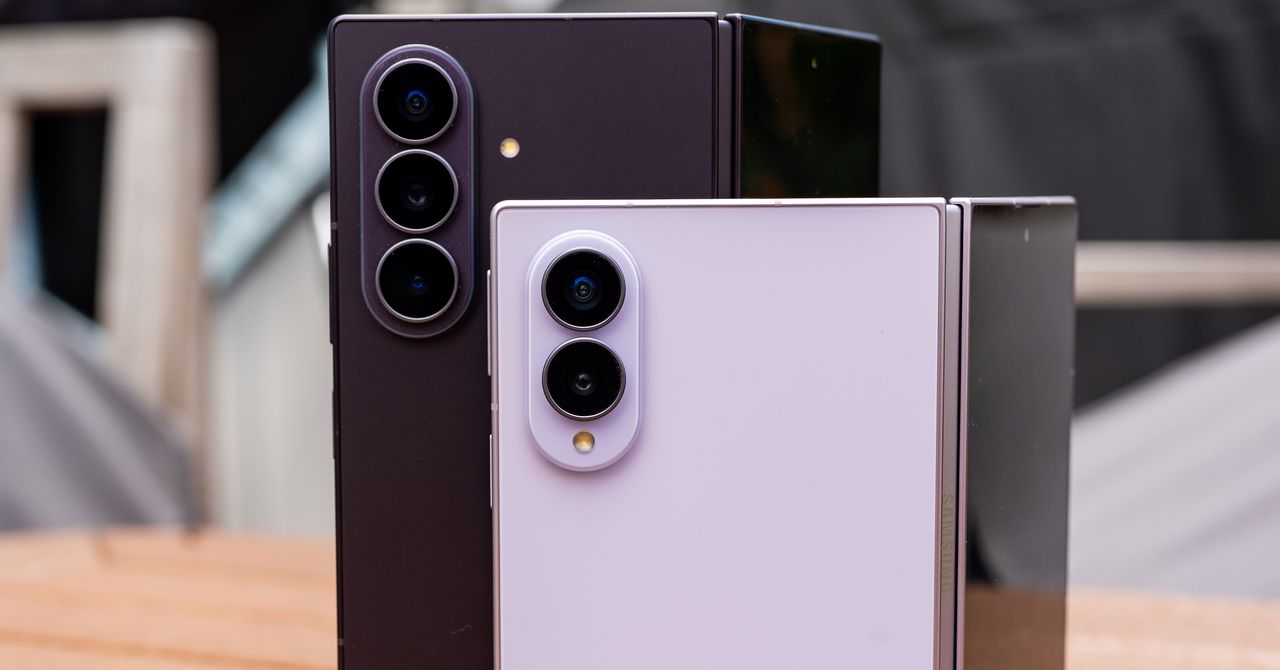 Foldable Smartphones Transition to Mainstream Viability
